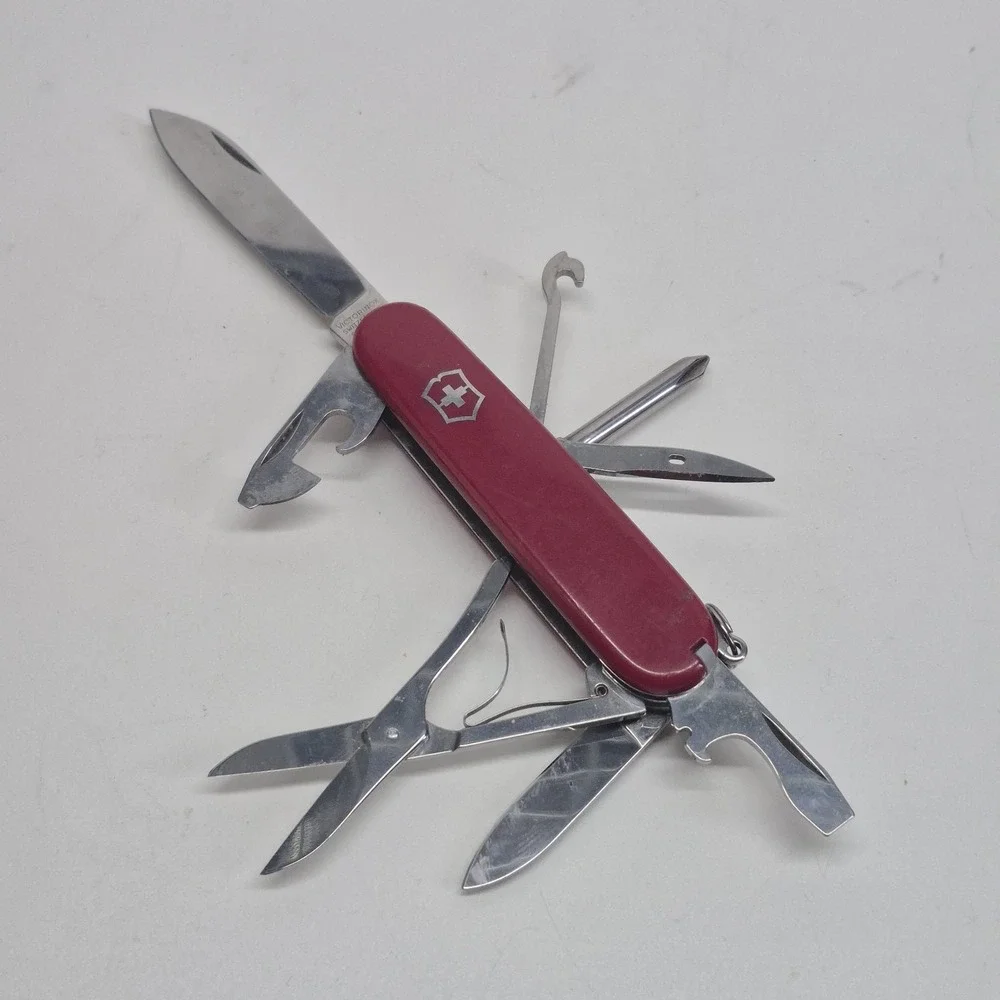 Victorinox Swiss Army Knife Officer Suisse in Red 8 Tool